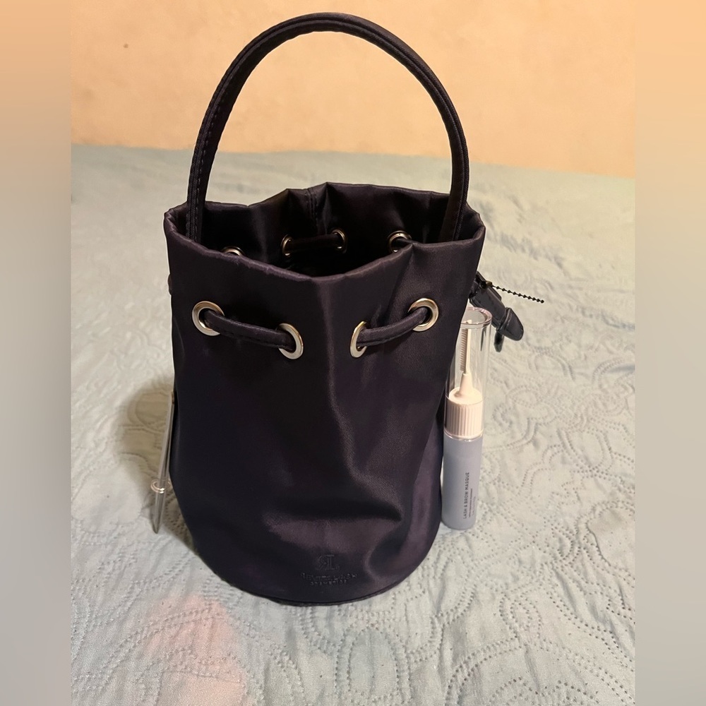 Revitalash bag‎ with 1 product inside